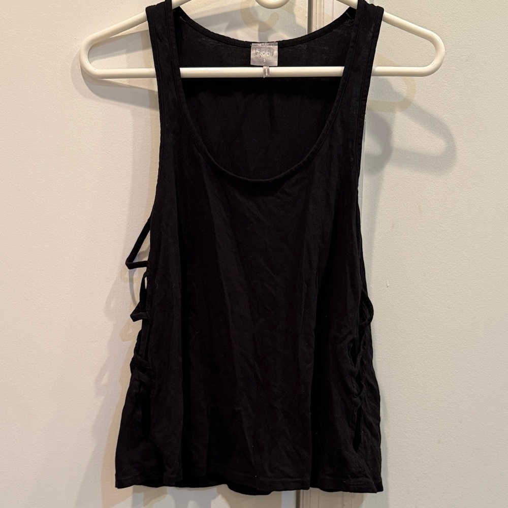 bobi Black Tank Top . Side opening designs
Size small